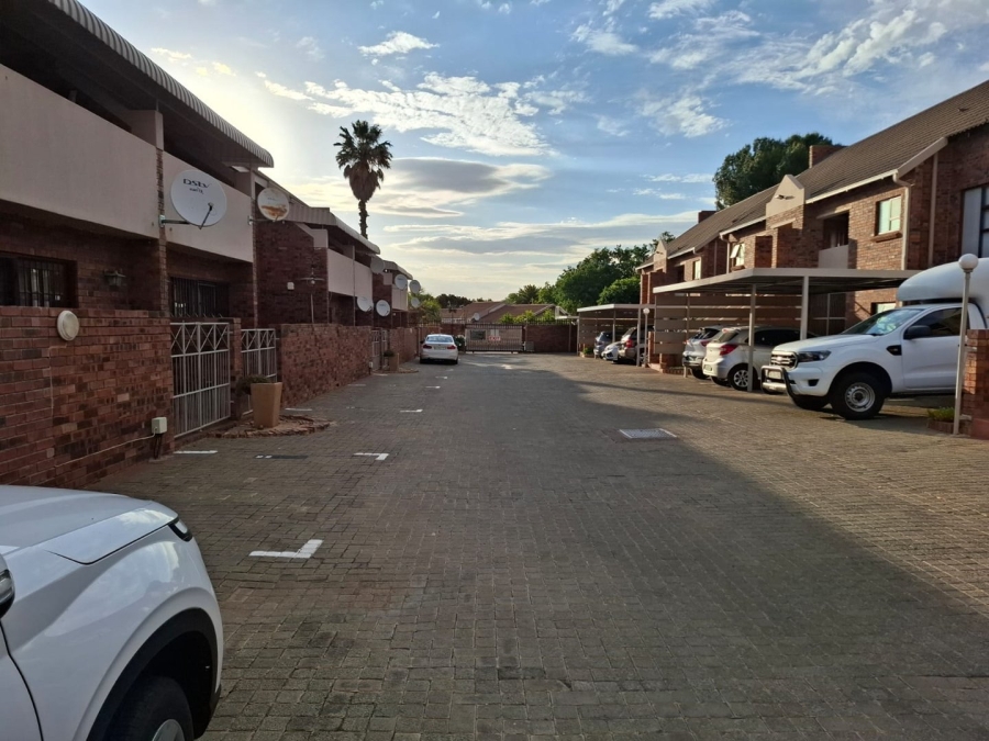 3 Bedroom Property for Sale in Langenhovenpark Free State